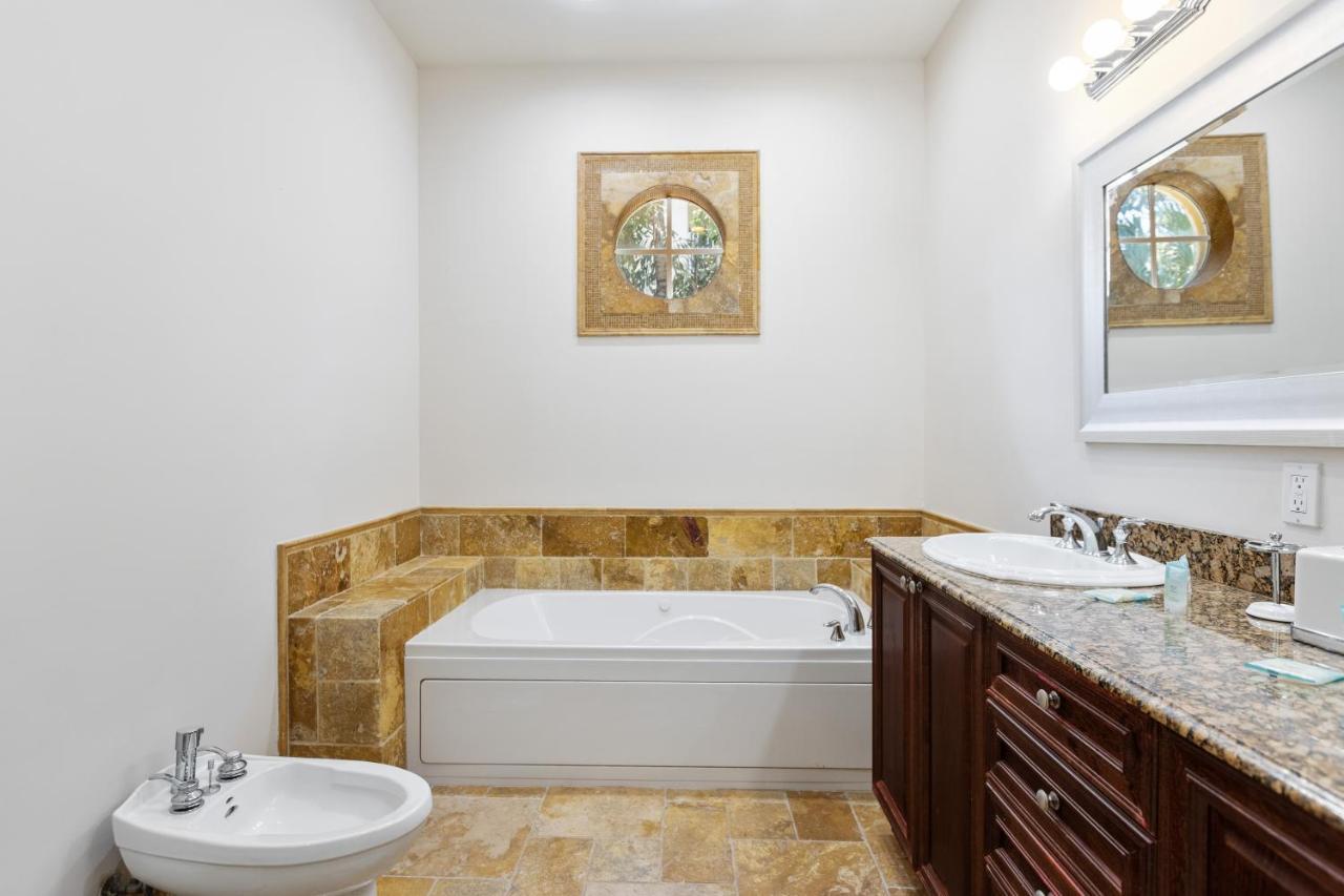 Luxury Spanish Villa 4 Bedroom 4 Bathroom Pool Sunny Isles Норт Маями Бийч Екстериор снимка
